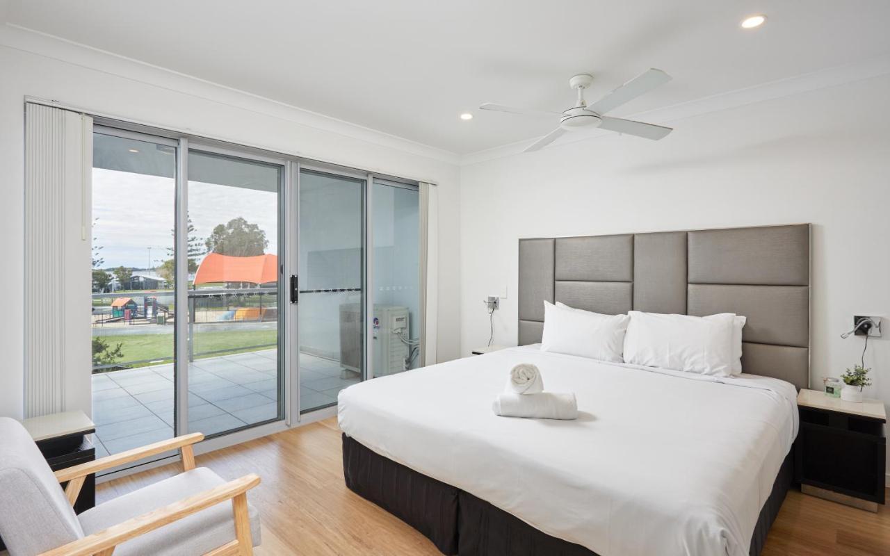 Comfort Two Bedroom Apartment Next To Water Park In Southport Gold Coast Exterior photo